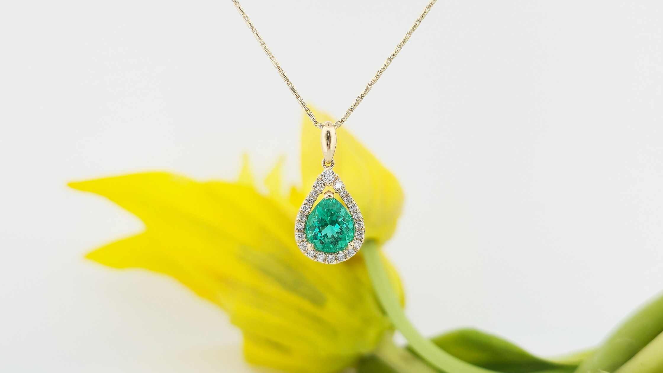 Emerald pendant