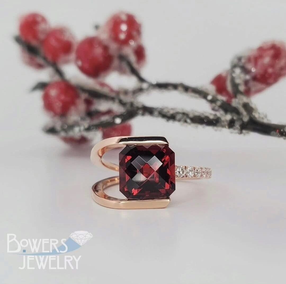 Square garnet ring