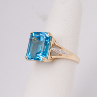 Emerald cut blue topaz ring 888 5060